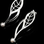 Habanos Leaf Pearl Earrings — 950 Silver | Puro Acento Collection - Image 2